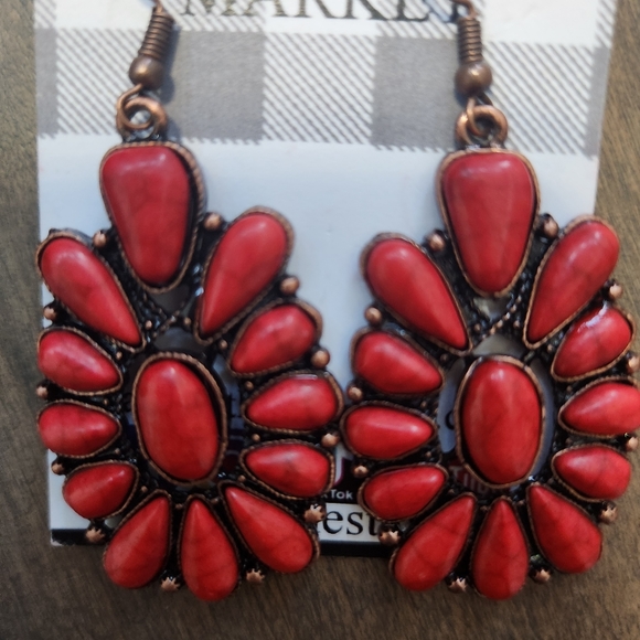 Red Beaded Dangle Earrings NWT - Picture 2 of 3
